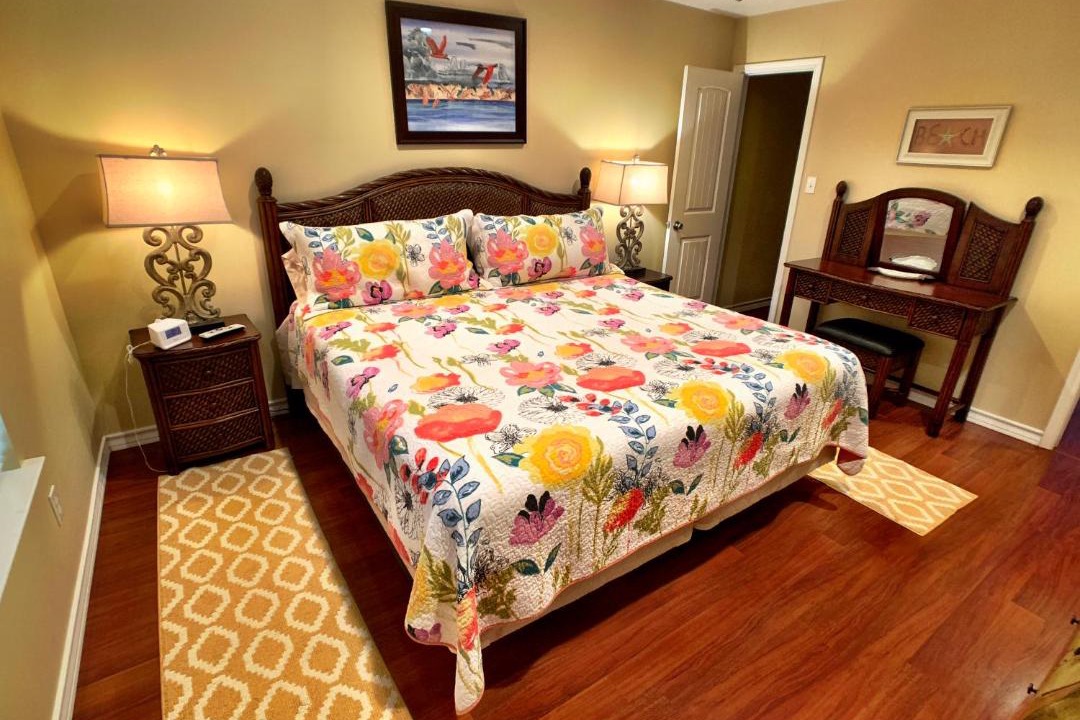 Photo of Bedroom in Crystal Beach