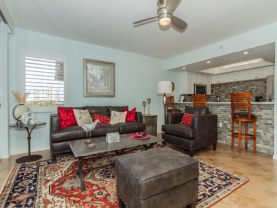 Photo of Livingroom in Park Shore