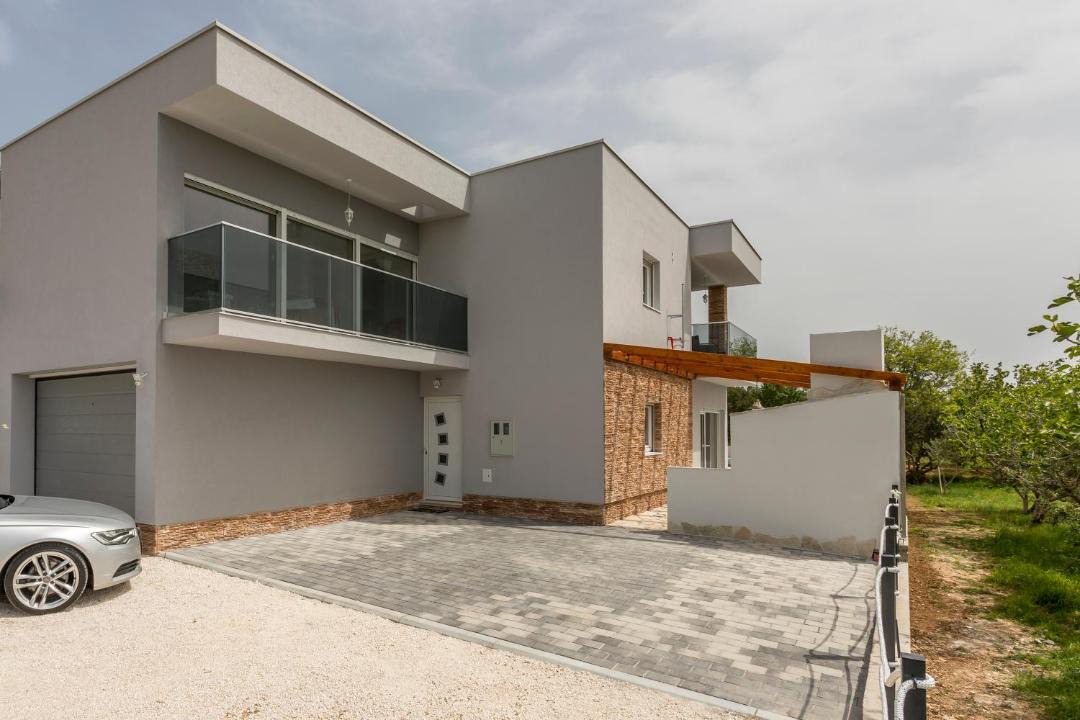 Photo of Buildings in Kastel Kambelovac