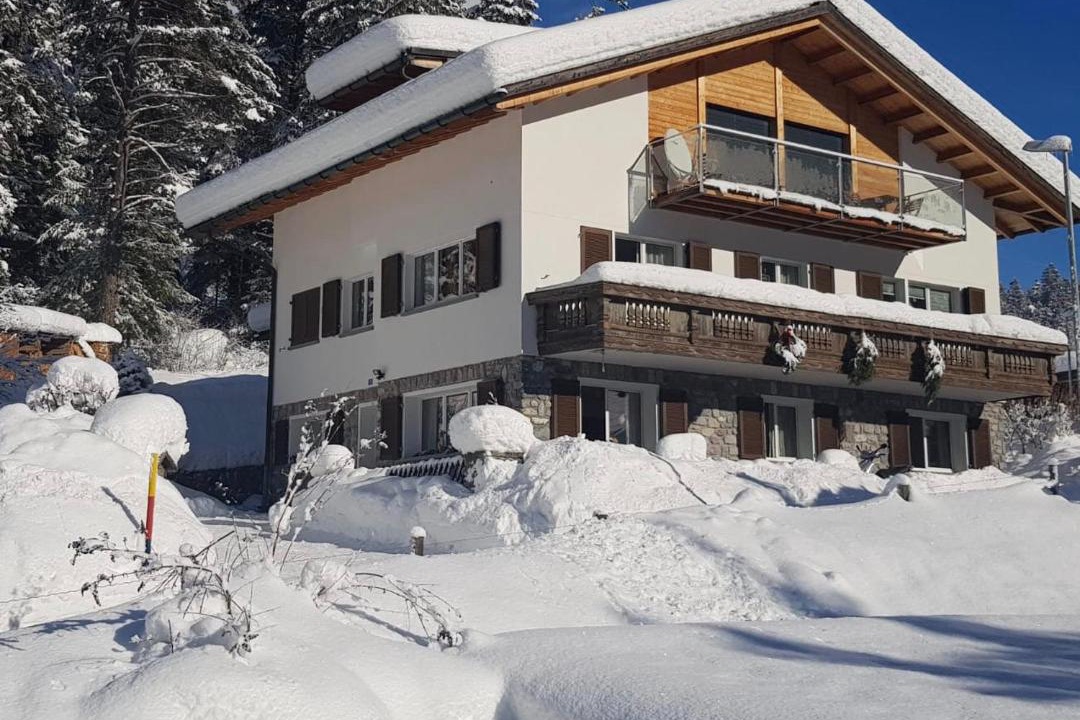 Photo of Buildings in Surava