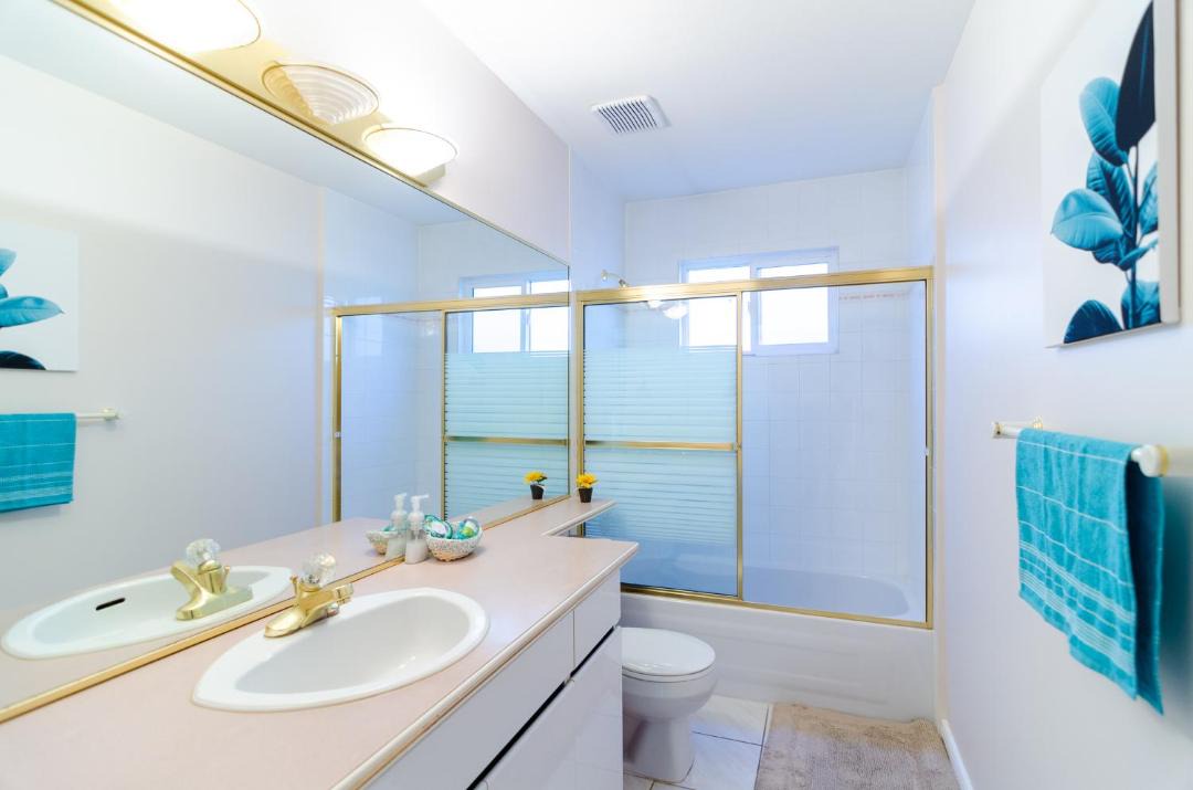 Photo of Bathroom in Queensborough