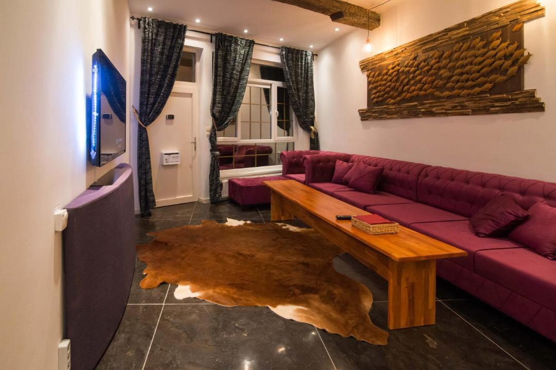 Photo of Livingroom in University District