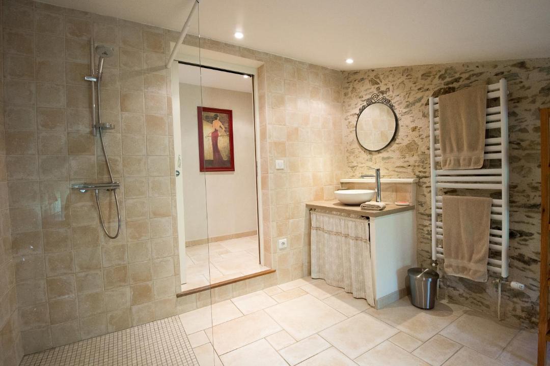 Photo of Bathroom in Saint-Maurice-des-Noues