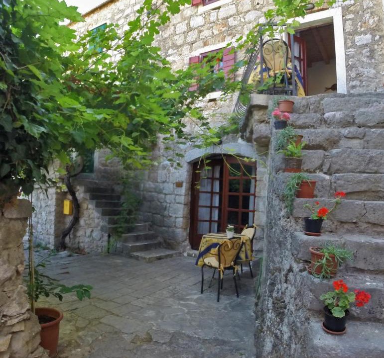 Photo of Buildings in Pitve