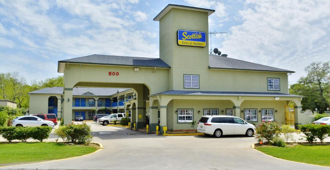 Photo of Buildings in Alvin