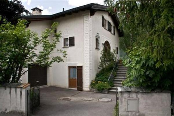 Photo of Buildings in Zernez