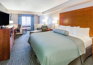 AmericInn by Wyndham des Moines Airport