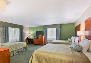 AmericInn by Wyndham des Moines Airport