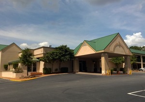 Ramada by Wyndham & Suites Warner Robins