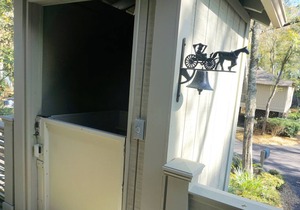 Rare Opportunity! 4 Bedroom, Dog Friendly Sparrow Pond Cottage with lift.