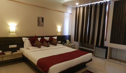 Superior Room, 1 King Bed, Smoking