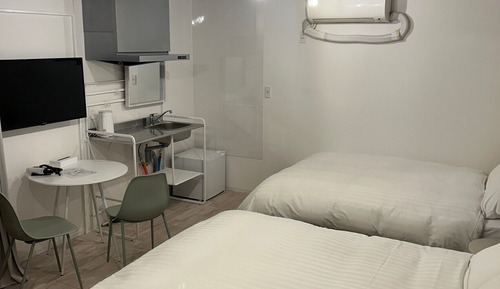 Basic Twin Room, 2 Double Beds, Non Smoking