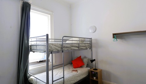 10 Bed Mixed Dormitory