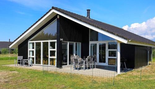 Three-Bedroom Vacation Home 