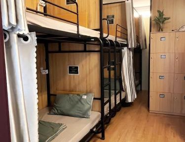 Bed in 8-Bed Mixed Dormitory Room