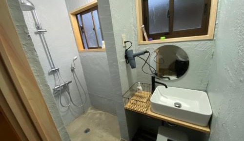 Single Bed in Mixed Dormitory Room