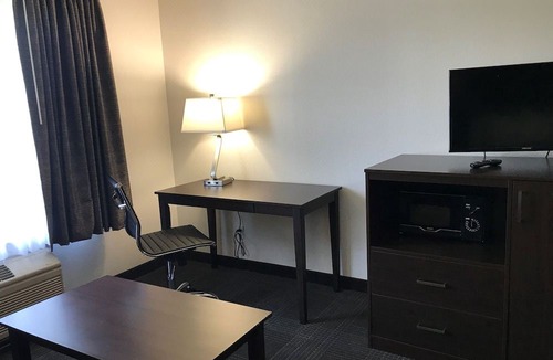 Gresham Hotel | Days Inn & Suites by Wyndham Gresham