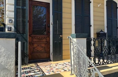 Faubourg Marigny House | Eclectic Art House w Pool, Steps from FQ 5br|4ba