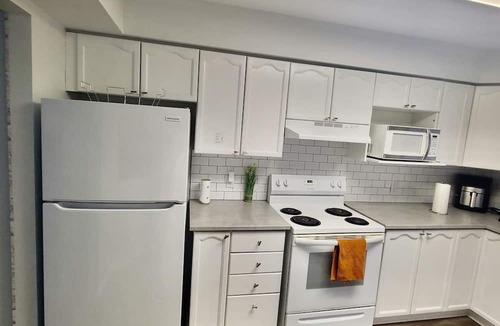 Industrial Park House | 10 mn from Airport Peaceful & Bright home