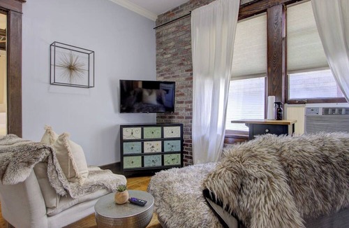 Midtown Apartment | Historic Midtown Getaway | Close to Beale