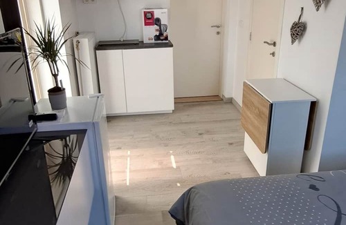Olne Apartment | Room with pool in the countryside