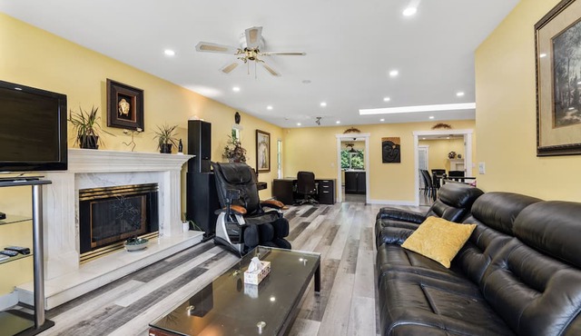 Cozy & Peaceful Home with Chef's Kitchen, Sleeps 7