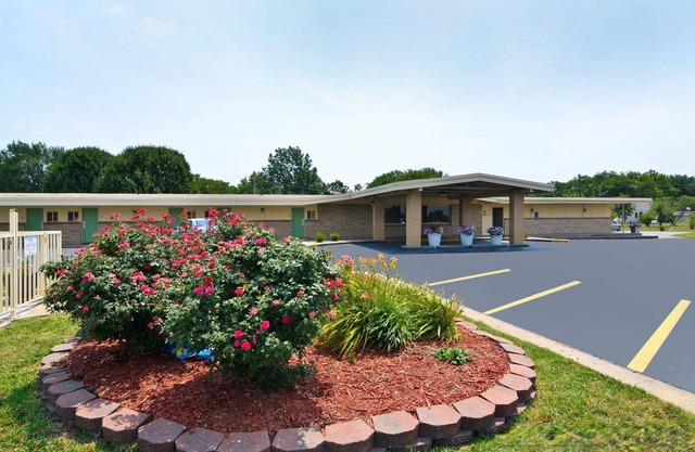 Americas Value Inn Iola 