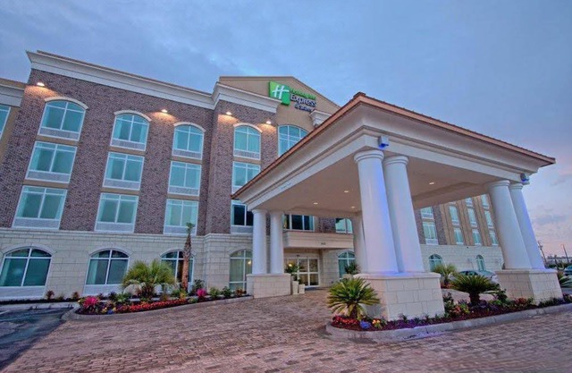 Holiday Inn Express and Suites North Charleston, an Ihg Hotel