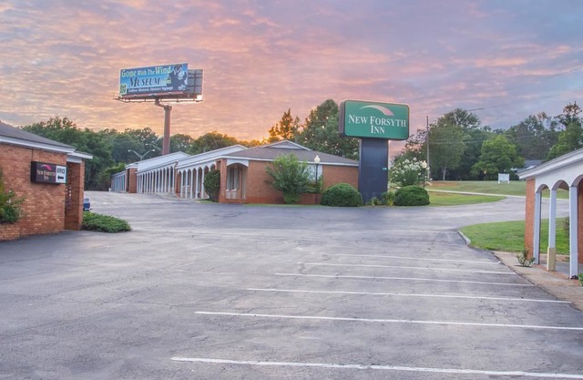 Americas Value Inn Suites Forsyth 